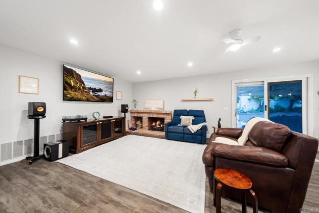 Detail Gallery Image 10 of 40 For 18383 Chetenham Ct, Rancho Bernardo (San Diego),  CA 92128 - 5 Beds | 3 Baths