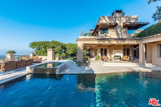8 Bed Home for Sale in Los Angeles, California