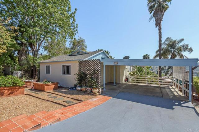 Detail Gallery Image 1 of 1 For 9833 Estrella Dr, Spring Valley,  CA 91977 - 3 Beds | 2 Baths