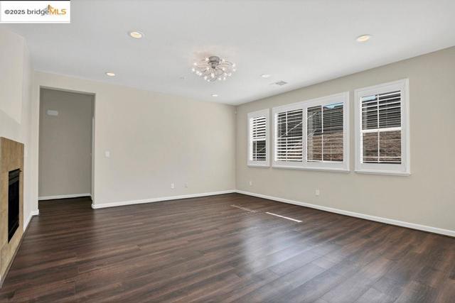 3120 Rio Viejo Drive, Bay Point CA: https://media.crmls.org/mediaz/2e81957e-683e-487c-a511-8865517ff278.jpg