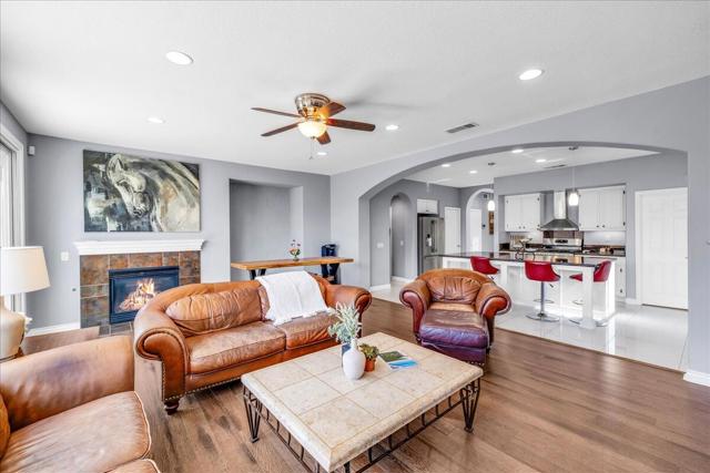 Image 8 of 48 For 84186 Canzone Drive