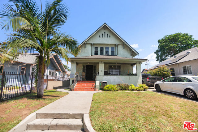 159 E 47th Street, Los Angeles CA: https://media.crmls.org/mediaz/2e82c2aa-e3bc-4895-820b-d1f33c28b9ae.jpg