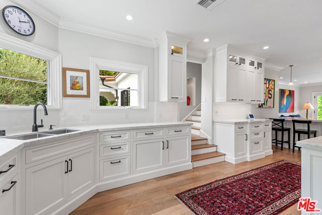 14226 Chandler Boulevard, Sherman Oaks CA: https://media.crmls.org/mediaz/2e82c874-520b-4c2f-b0e4-3af9fc4d0486.jpg
