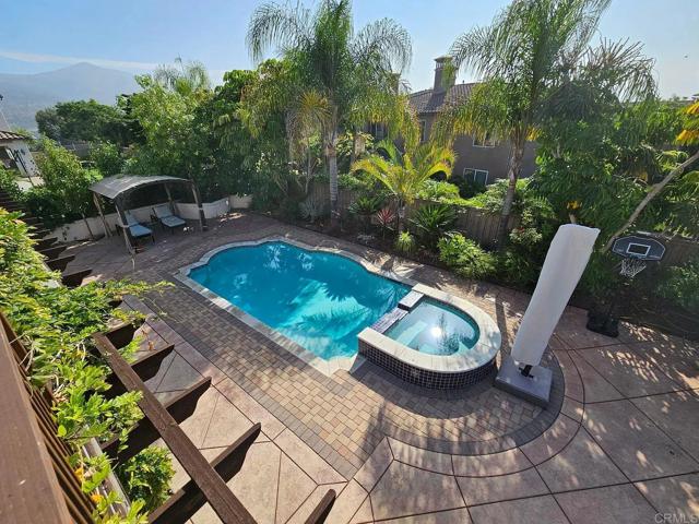 2856 Falling Waters Court, Chula Vista CA: https://media.crmls.org/mediaz/2e832b86-1757-4bcf-ac42-763f4cabdf72.jpg
