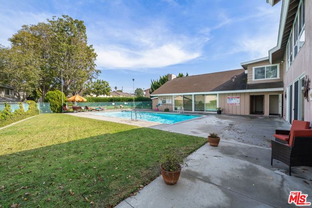 3500 W Manchester Boulevard, Inglewood CA: https://media.crmls.org/mediaz/2e83f63b-a18c-4d84-a726-54dcec0f9bac.jpg