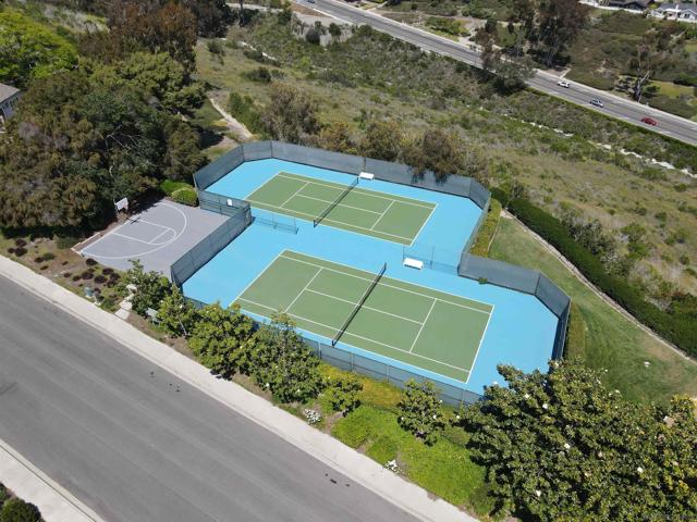 4503 Carnaby, Carlsbad CA: https://media.crmls.org/mediaz/2e84741f-e325-4eca-933e-1742ce6e3acb.jpg