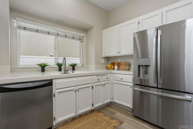 Detail Gallery Image 8 of 44 For 203 Triton Cir, Encinitas,  CA 92024 - 3 Beds | 2/1 Baths