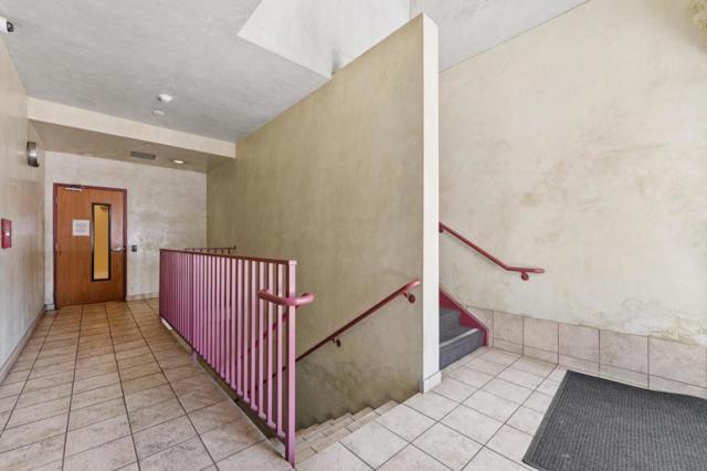 1020 Jackson Street, Oakland CA: https://media.crmls.org/mediaz/2e84c2a2-76b6-416d-8354-c6ab3c637c38.jpg