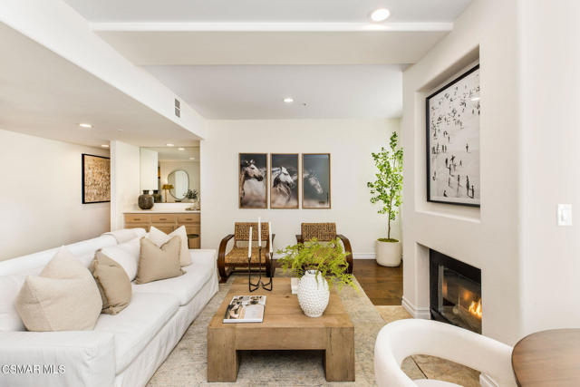 Drew Fenton | 11920 Goshen Avenue Los Angeles CA | MLS: 7420795 Drew Fenton | 11920 Goshen Avenue Los Angeles CA | MLS: 7420795