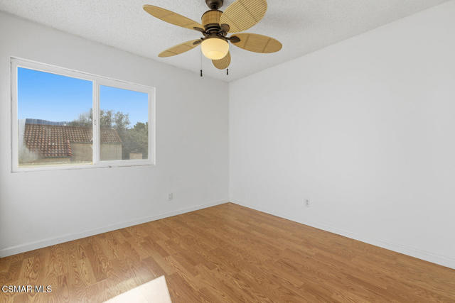 15494 Kernvale Avenue, Moorpark CA: https://media.crmls.org/mediaz/2e862a36-463d-4516-b0b1-c882bf48d943.jpg