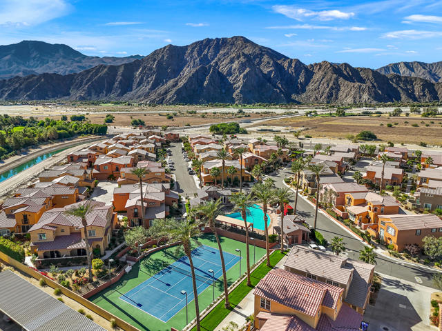 80025 Silver Sage Lane, La Quinta CA: https://media.crmls.org/mediaz/2e862f23-7a8e-4c97-afd4-89b5e159d192.jpg