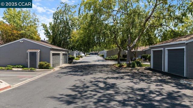 846 Royal Ann Lane, Concord CA: https://media.crmls.org/mediaz/2e866b39-5fe5-4297-a234-4e89e054ccf3.jpg
