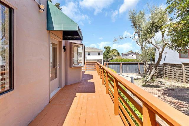 182 El Dorado Street, Monterey CA: https://media.crmls.org/mediaz/2e86ec1f-fc7b-48ac-8e73-c72baa12bb90.jpg