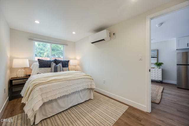 975 N Mentor Avenue, Pasadena CA: https://media.crmls.org/mediaz/2e86fdeb-d9a5-4293-ab7e-7a05ebf6cbbc.jpg