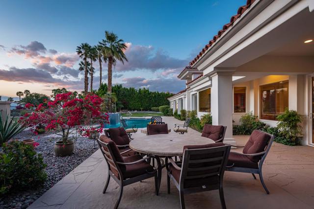 35010 Vista Del Ladero, Rancho Mirage CA: https://media.crmls.org/mediaz/2e870687-e393-478e-80af-adf088b76c2a.jpg