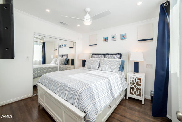 Detail Gallery Image 24 of 37 For 214 Pearl St, Redondo Beach,  CA 90277 - 2 Beds | 2 Baths