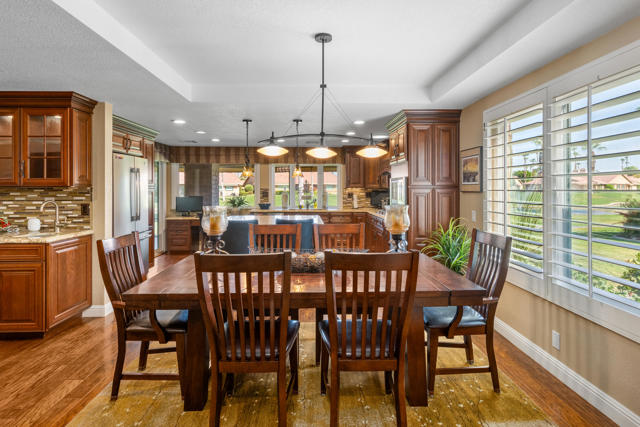 40 Joya Drive, Palm Desert CA: https://media.crmls.org/mediaz/2e87603c-ac3d-4640-bbd5-dd39f429be39.jpg