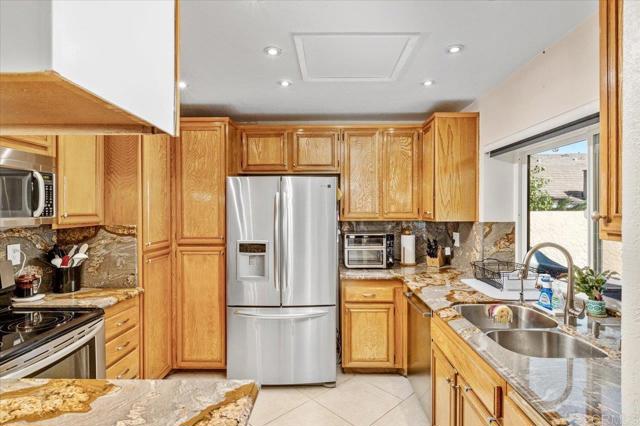 Detail Gallery Image 11 of 24 For 17544 Ashburton Rd, Rancho Bernardo (San Diego),  CA 92128 - 2 Beds | 2 Baths