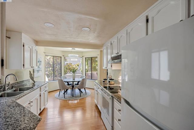 130 Mohave Terrace, Fremont CA: https://media.crmls.org/mediaz/2e87cc5d-ae29-4471-a9b2-86f824655e14.jpg