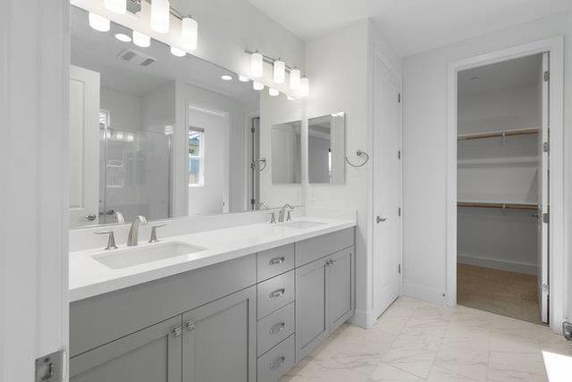 2008 White Oak Drive, Hollister CA: https://media.crmls.org/mediaz/2e87eab0-8b55-4cd2-bd9d-a1f337e3533e.jpg