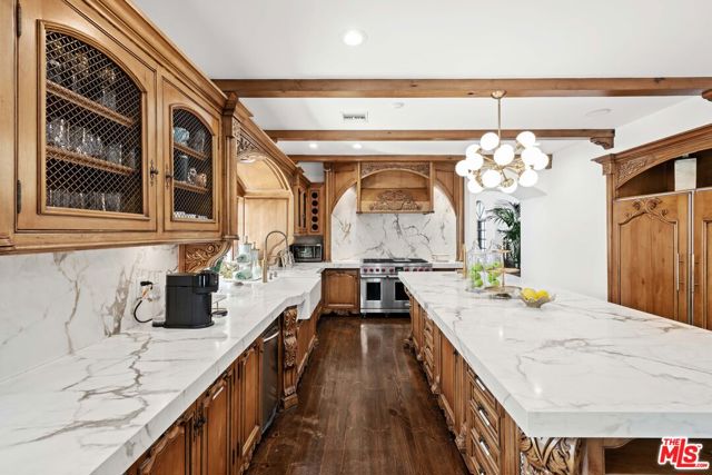 2347 E Valley Road, Santa Barbara CA: https://media.crmls.org/mediaz/2e880883-f566-40a9-9c40-dda3af421aa5.jpg