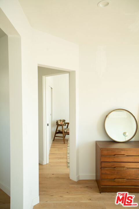 3365 N Andrita Street, Los Angeles CA: https://media.crmls.org/mediaz/2e888563-5deb-4828-ba64-103a49043ed8.jpg