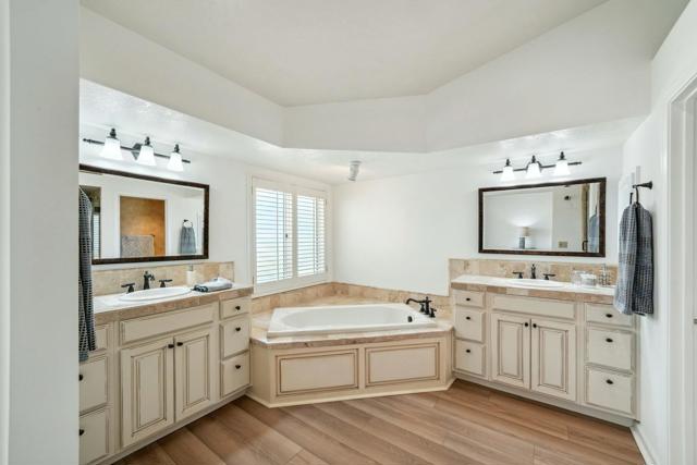 152 Falls Court, Palm Desert CA: https://media.crmls.org/mediaz/2e891b57-4510-40b0-b23c-91e9b2f12549.jpg