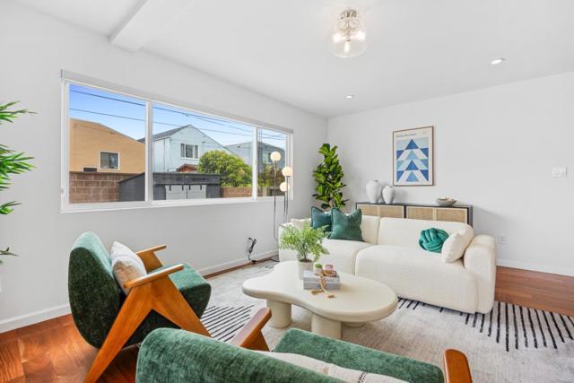 383 Glenwood Avenue, Daly City CA: https://media.crmls.org/mediaz/2e89ad59-a945-41ed-8355-814427538c1b.jpg
