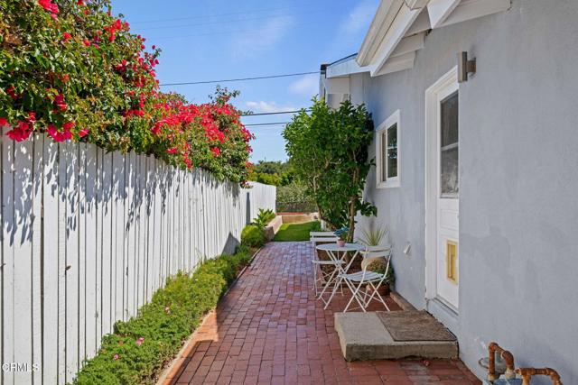 Detail Gallery Image 31 of 33 For 1111 Crestline Dr, Santa Barbara,  CA 93105 - 3 Beds | 2/1 Baths
