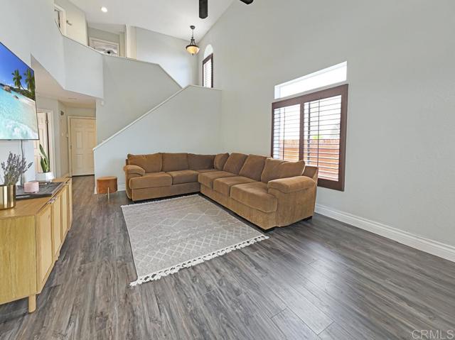 1216 Woodview Drive, Oceanside CA: https://media.crmls.org/mediaz/2e8b62c7-3618-4444-bd9b-1d0ed8fc7ba9.jpg