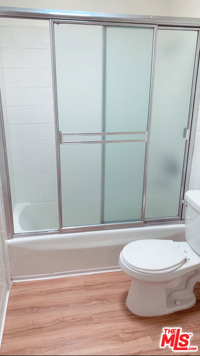 11081 ROSE Avenue, Los Angeles CA: https://media.crmls.org/mediaz/2e8b6e9e-5071-4cc6-b079-ef68f8386230.jpg
