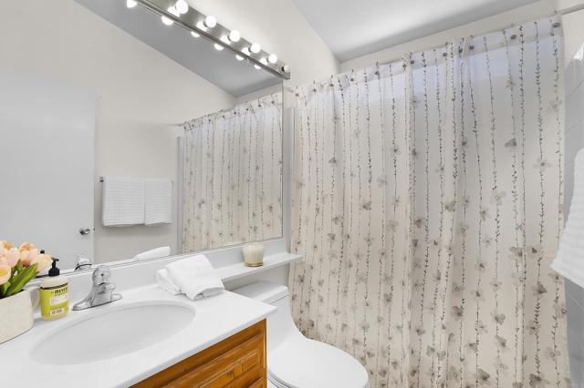 2010 W San Marcos Boulevard, San Marcos CA: https://media.crmls.org/mediaz/2e8c2035-dcbd-416b-91e1-4bd624ca94bc.jpg