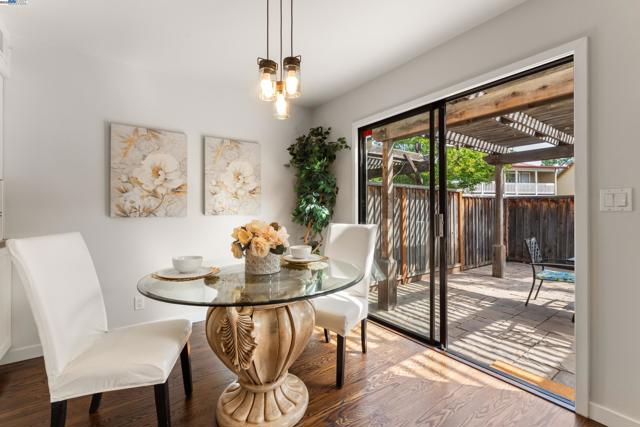 40654 WOLCOTT PLACE, Fremont CA: https://media.crmls.org/mediaz/2e8c302c-55ef-4f11-ac55-3363b3442af4.jpg