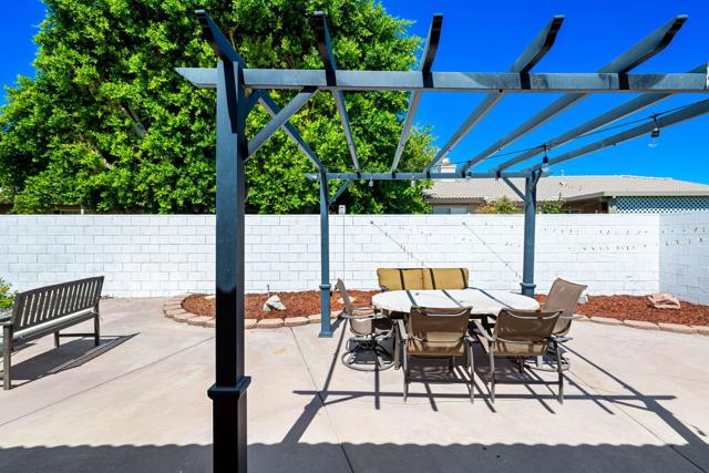 45405 Deerbrook Circle, La Quinta CA: https://media.crmls.org/mediaz/2e8c61fc-8d57-42a2-91de-24b849e3726e.jpg