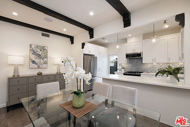 8961 Cadillac Avenue, Los Angeles CA: https://media.crmls.org/mediaz/2e8cb5ac-7a68-4788-85a7-16bffd2f0b32.jpg