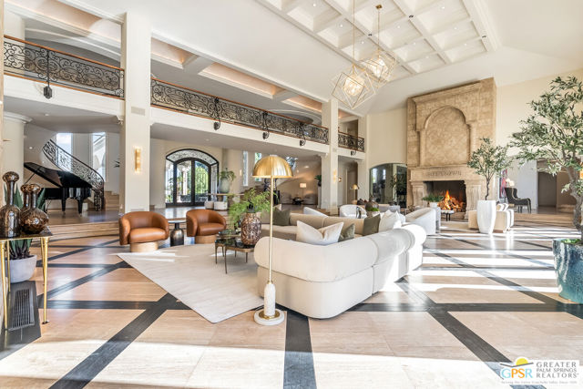 1 Saint Petersburg Court, Rancho Mirage CA: https://media.crmls.org/mediaz/2e8d921f-3438-4d50-bafc-a79e5c6ca8b1.jpg