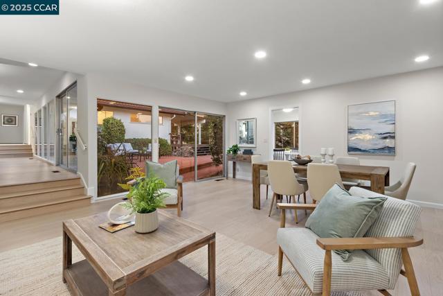 140 Warfield Drive, Moraga CA: https://media.crmls.org/mediaz/2e8dada4-2ba3-4cb5-bce5-8f2c4cb092ea.jpg