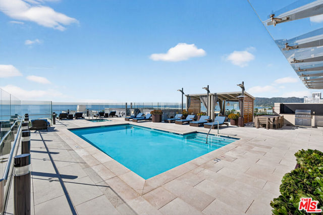 1755 Ocean Avenue, Santa Monica CA: https://media.crmls.org/mediaz/2e8de2d9-eafd-4aa4-bf72-b3f25dc5a4c6.jpg