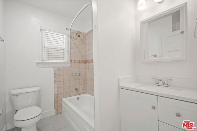 1563 E Elizabeth Street, Pasadena CA: https://media.crmls.org/mediaz/2e8e9251-fd4f-4238-aaa5-d869ffc322ec.jpg