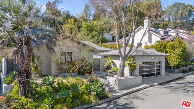 2829 Westbrook Avenue, Los Angeles CA: https://media.crmls.org/mediaz/2e8ea46d-ea23-476d-8f06-c0aa7058fed6.jpg