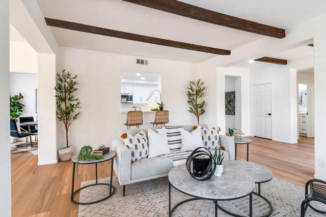 48245 Calle Floristas, La Quinta CA: https://media.crmls.org/mediaz/2e8efc03-c56b-4b5e-8e78-4d8a72d0341d.jpg