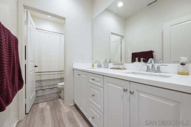 712 Gemstone Dr, San Marcos CA: https://media.crmls.org/mediaz/2e8f5dc8-be9d-4d61-a69c-bd1a18a4d70e.jpg