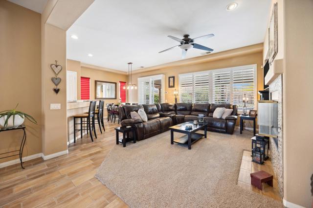 79976 Castille Drive, La Quinta CA: https://media.crmls.org/mediaz/2e8fd556-ad59-408c-a174-e5203616d3d4.jpg