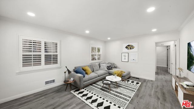6311 La Tijera Boulevard, Los Angeles CA: https://media.crmls.org/mediaz/2e903f84-09a1-4efd-a9d1-04e1baeb2ff6.jpg