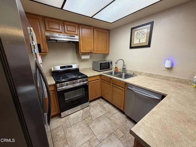 Detail Gallery Image 4 of 8 For 1514 Tern Ct, Ventura,  CA 93003 - 3 Beds | 2 Baths