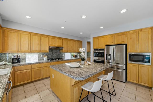 3080 Bresso Dr, Livermore CA: https://media.crmls.org/mediaz/2e905c87-af37-4670-87ea-0d218a05abac.jpg