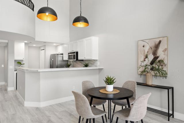 1501 India St, San Diego CA: https://media.crmls.org/mediaz/2e910673-bdc7-4966-8904-9cb6305d88a3.jpg