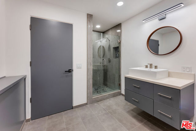 8654 Hollywood Boulevard, Los Angeles CA: https://media.crmls.org/mediaz/2e917177-fcf1-4e3c-820a-f7e4c59df091.jpg