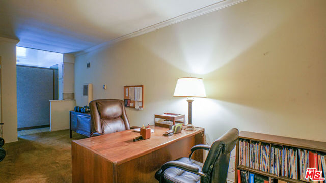 275 S Marengo Avenue, Pasadena CA: https://media.crmls.org/mediaz/2e9253ef-3251-4a57-ae06-1493bf4af1bb.jpg
