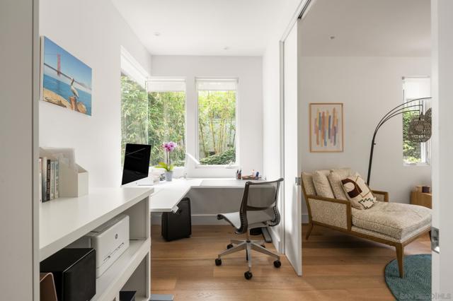 404 Pine Needles, Del Mar CA: https://media.crmls.org/mediaz/2e925ff2-2acb-454b-a788-a35d997aea5f.jpg
